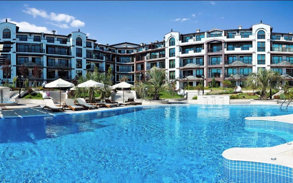 Апарт отель Boutique Rose Gardens Поморие Экстерьер фото