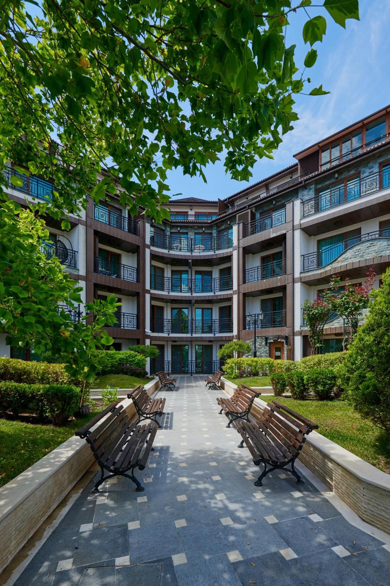 Апарт отель Boutique Rose Gardens Поморие Экстерьер фото